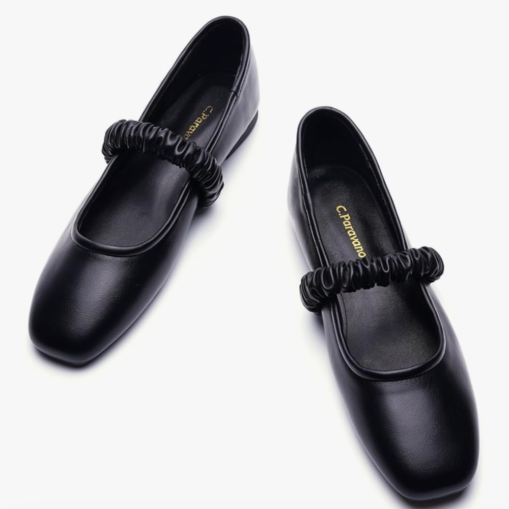 Chic Black Flats with Elastic Strap
